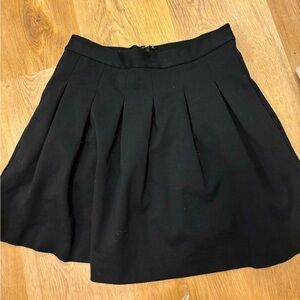 Gap pleated black skirt EUC